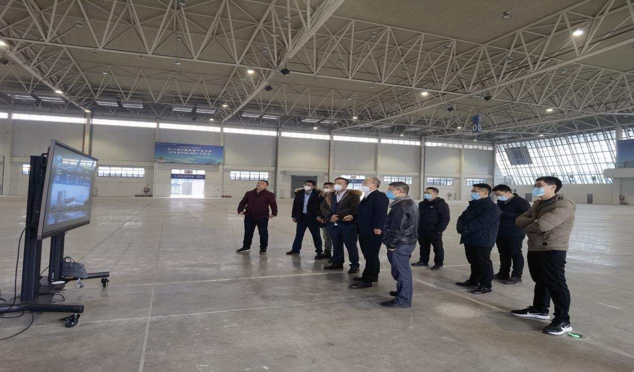 中国中医药研究促进会确有专长分会 副秘书长、中国中医药研究促进会“中医药 专博会”组委会执行秘书长杨颖奇一行调研考察绵阳会展中心